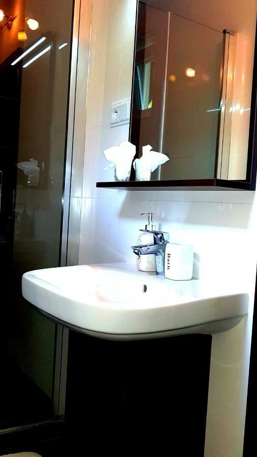 Pizzeria Alzbetka Hotel Strecno Ngoại thất bức ảnh