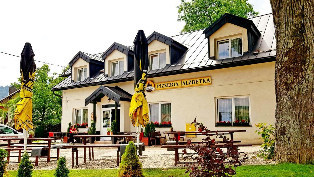 Pizzeria Alzbetka Hotel Strecno Ngoại thất bức ảnh